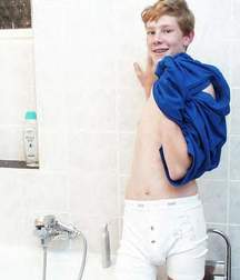 Prince in bath 5a9e6758b2d3b.jpg