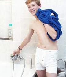 Prince in bath 5a9e675980362.jpg