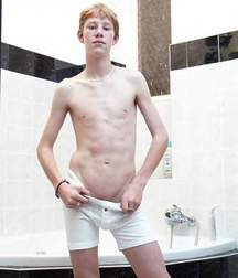 Prince in bath 5a9e675e3995e.jpg
