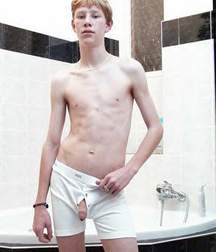 Prince in bath 5a9e6762a2316.jpg