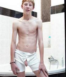 Prince in bath 5a9e6763700d2.jpg