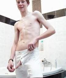 Prince in bath 5a9e6767676d7.jpg