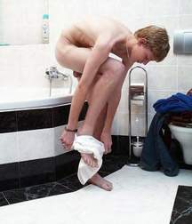 Prince in bath 5a9e676a98f27.jpg