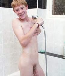 Prince in bath 5a9e6770c07e1.jpg