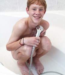 Prince in bath 5a9e67718f2ff.jpg