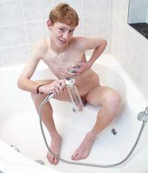 Prince in bath 5a9e67754dd8e.jpg