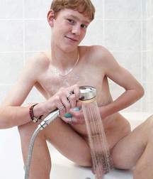 Prince in bath 5a9e6776f097f.jpg