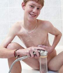 Prince in bath 5a9e6777ce31f.jpg