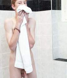 Prince in bath 5a9e678091da2.jpg