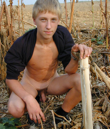 blonde power 5ac5ef107e8ec.jpg