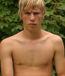 blonde cutie 5acd507ab3935.jpg