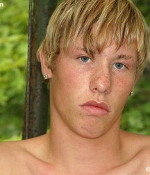 blonde cutie 5acd512db32ab.jpg