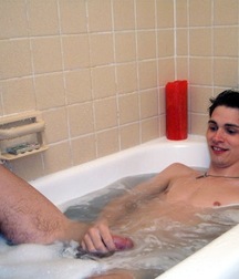 cum in the bathtub 5ad3ea01f2381.jpg