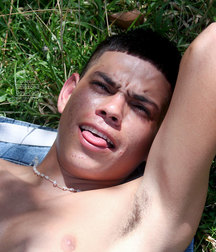Gulier and Jean 5ad6a1dd88a99.jpg