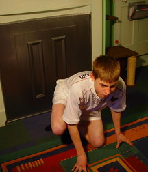 cute blonde 5adaa0025329a.jpg