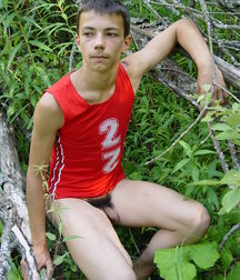 cutie in the forest 5adaa2b478a92.jpg