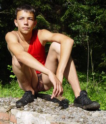 cutie in the forest 5adaa2c60cee4.jpg