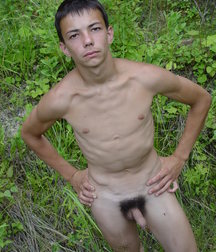 cutie in the forest 5adaa2e544b58.jpg
