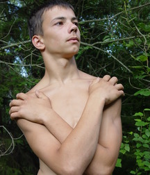 cutie in the forest 5adaa2ff41444.jpg
