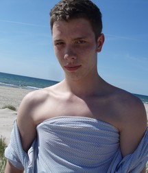 Denis 5adbcdd79e819.jpg