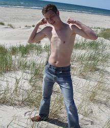 Denis 5adbcddd8a8a3.jpg
