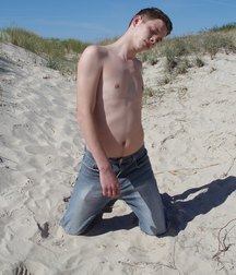 Denis 5adbcdec00b5c.jpg