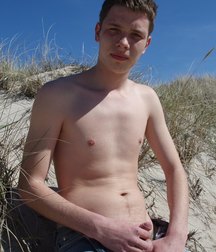 Denis 5adbce08aa9f1.jpg