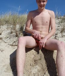 Denis 5adbce3bd06dc.jpg