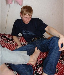 guy foot 5add1c4743c0e.jpg