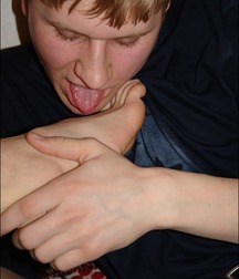 guy foot 5add1c4ba7b69.jpg