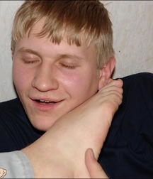 guy foot 5add1c4da67f4.jpg