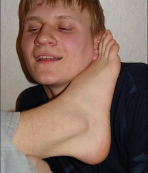 guy foot 5add1c5032339.jpg