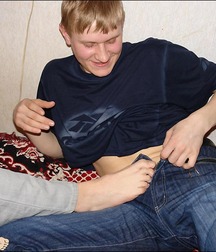 guy foot 5add1c5a4d3a4.jpg