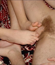 guy foot 5add1ce37f91d.jpg