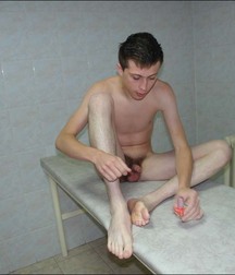 guy foot 5addb49eac839.jpg