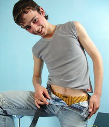 horny teen 5addb66919664.jpg