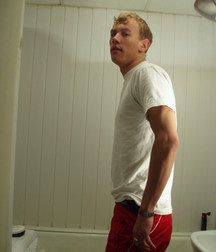 hot blonde taking a shower 5ade778a43712.jpg