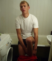 hot blonde taking a shower 5ade778fccd4b.jpg