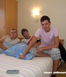 hot trio 5ade79582d629.jpg