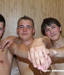 hot trio 5ade79721dea9.jpg