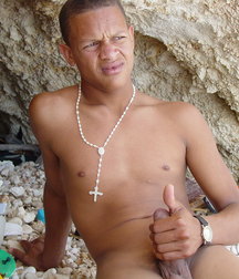 on the beach 5af02b65df64f.jpg