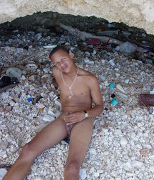 on the beach 5af02b8b25a02.jpg