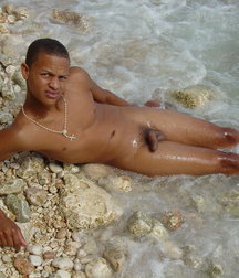 on the beach 5af02b983a90c.jpg