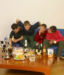 Party guys 5af0ead8b703d.jpg