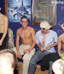 Party 5af0eb89b6400.jpg