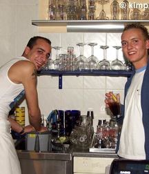 Party 5af0eb9adaaa2.jpg