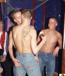 Party 5af0eb9d7404b.jpg