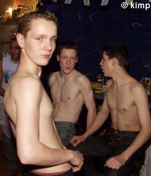 Party 5af0ebd571bee.jpg