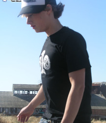 Skater sammy 5afa21bc24770.jpg