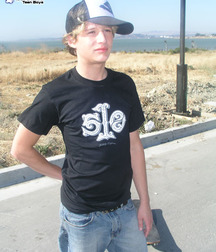 Skater sammy 5afa21c43deda.jpg